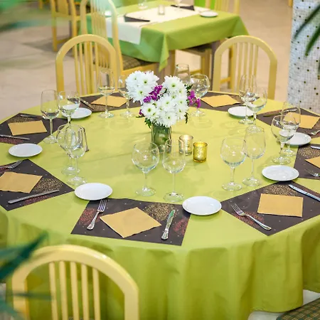 Tropical Park מלון קיאו סלבאחה