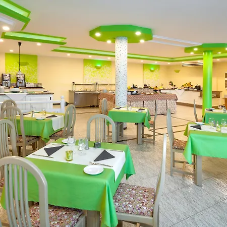 Tropical Park מלון