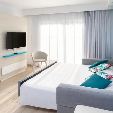 Tropical Park Hotel 4*