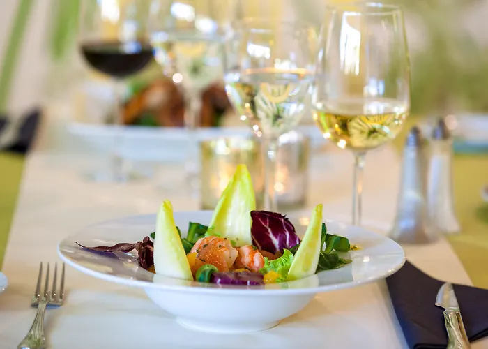 מלון Tropical Park