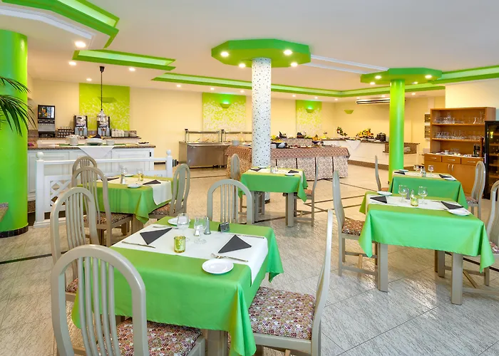 Tropical Park מלון