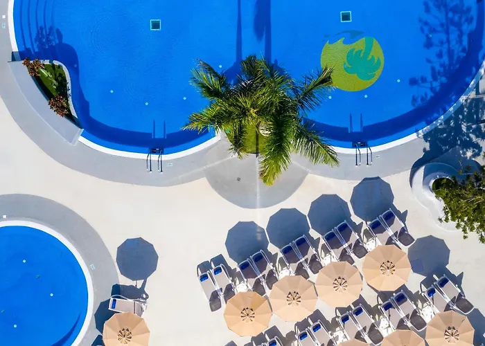 Tropical Park מלון קיאו סלבאחה