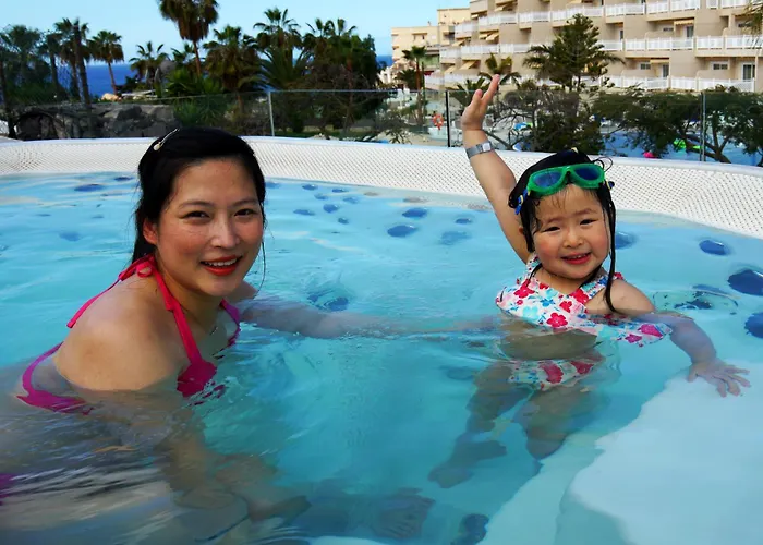 Tropical Park מלון קיאו סלבאחה