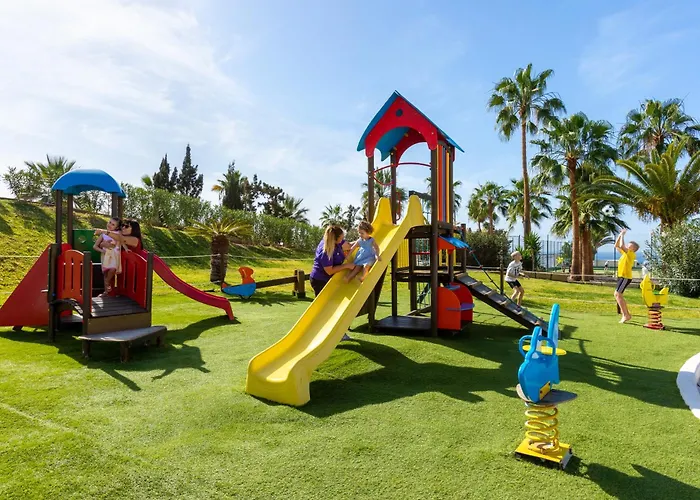 Tropical Park מלון קיאו סלבאחה