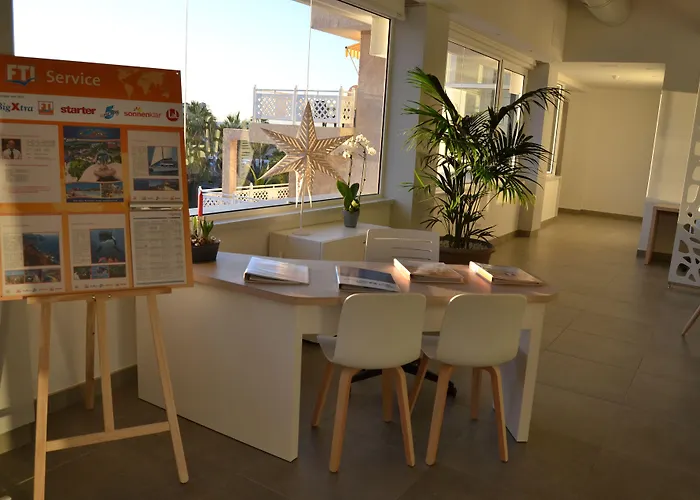 מלון Tropical Park 4*