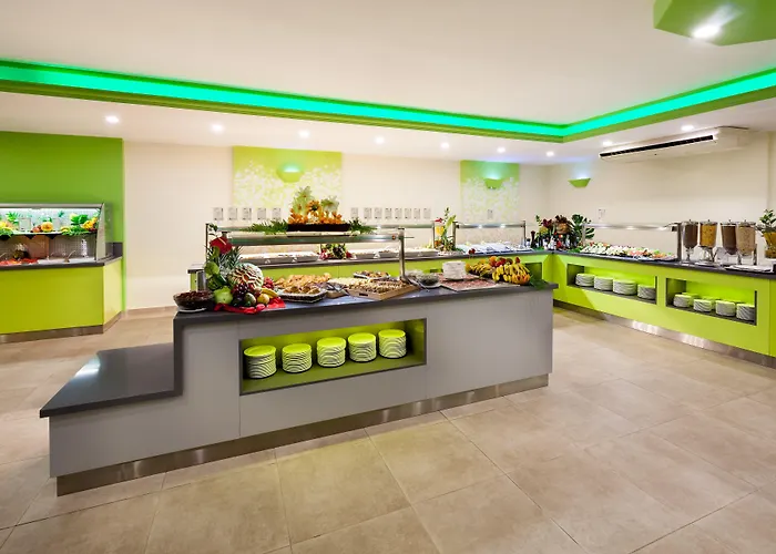 מלון Tropical Park 4*