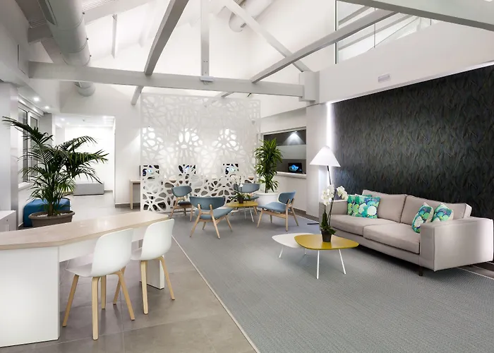 מלון Tropical Park 4*