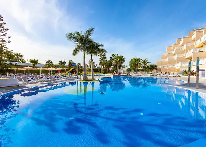 Tropical Park מלון קיאו סלבאחה