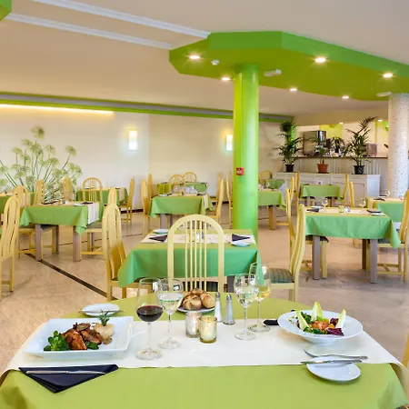 Tropical Park 卡亚俄萨尔瓦赫