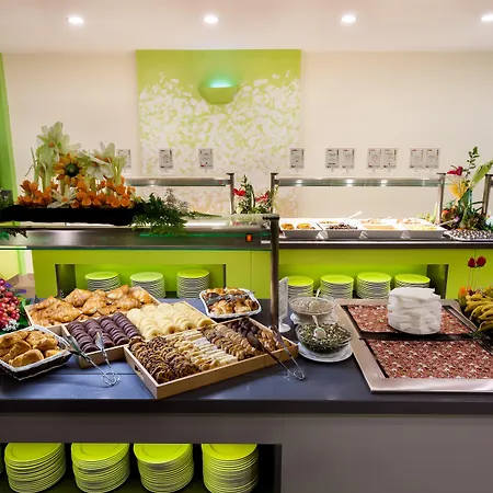 Tropical Park Hotel 4*