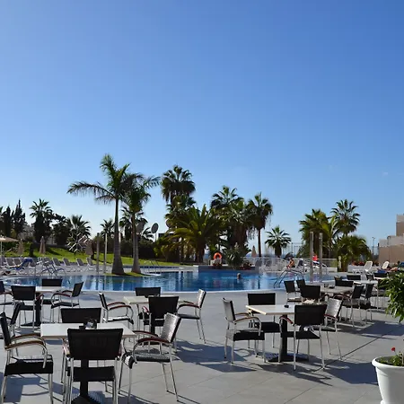 Tropical Park Hotel
