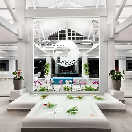 Tropical Park Hotel 4*