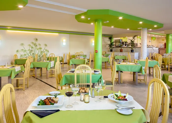 Tropical Park 卡亚俄萨尔瓦赫