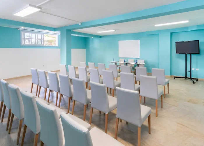 Tropical Park 卡亚俄萨尔瓦赫